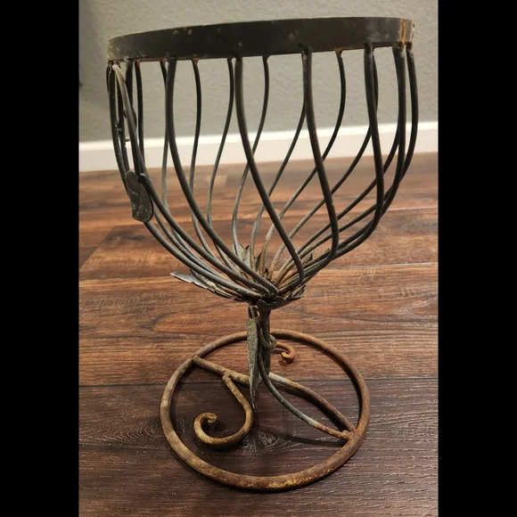 VTG Metal Plant Stand - Picture 5 of 14